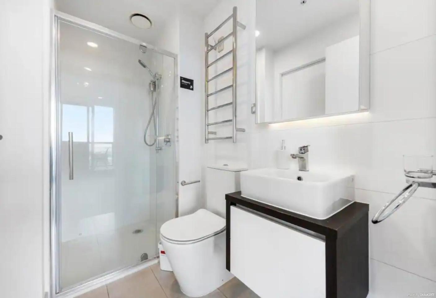Top Floor Harbour View And Skytower View Apartment In Cbd Auckland Esterno foto