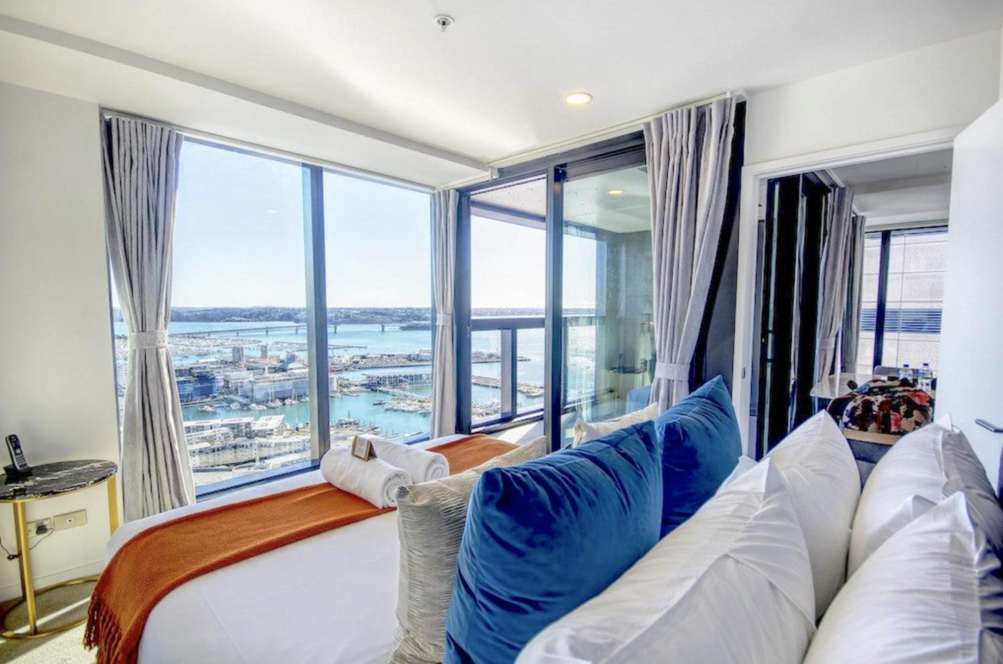 Top Floor Harbour View And Skytower View Apartment In Cbd Auckland Esterno foto