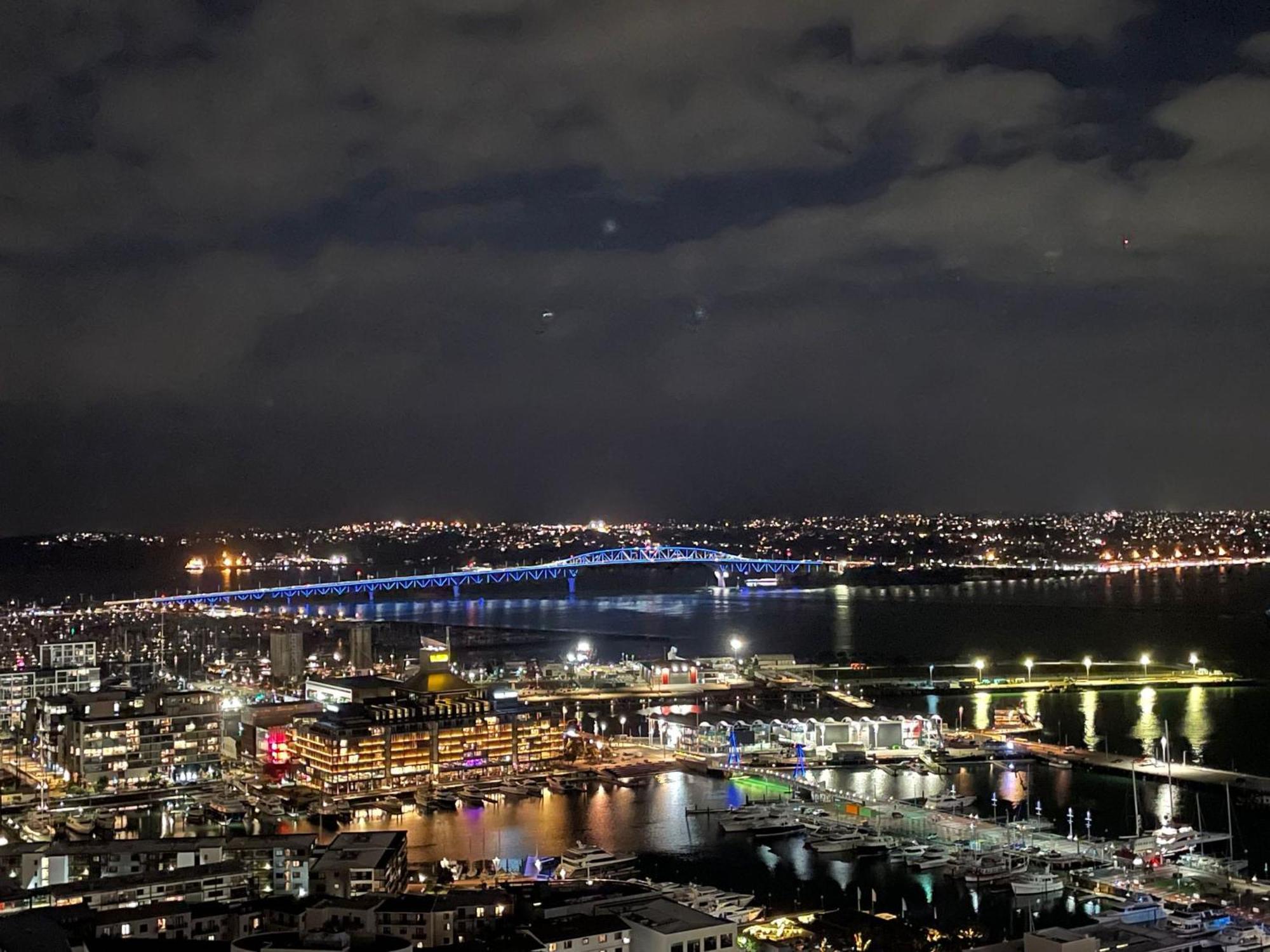 Top Floor Harbour View And Skytower View Apartment In Cbd Auckland Esterno foto